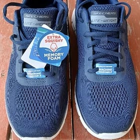 SKECHERS krasowka