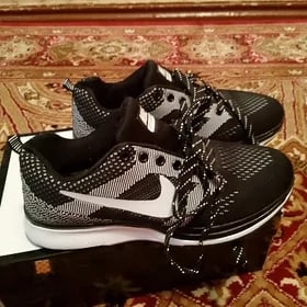 кроссовки NIKE