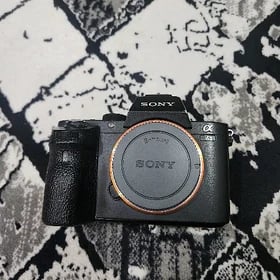 Sony i7 ll body