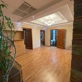 КВАДРАТНАЯ ПРИХОЖКА МИР 6