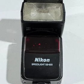 Nikon 600 lyk spicka.