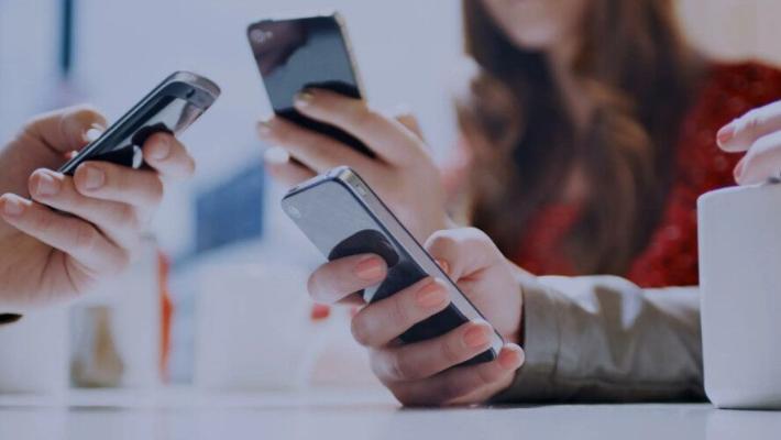 Smartfondan käbir programmalary gyssagly aýyrmak maslahat berilýär