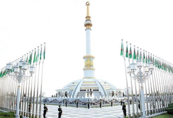 Türkmenistanyň Prezidenti Garaşsyzlygymyzyň 30 ýyllygy mynasybetli çäreleriň maksatnamasy bilen tanyşdy