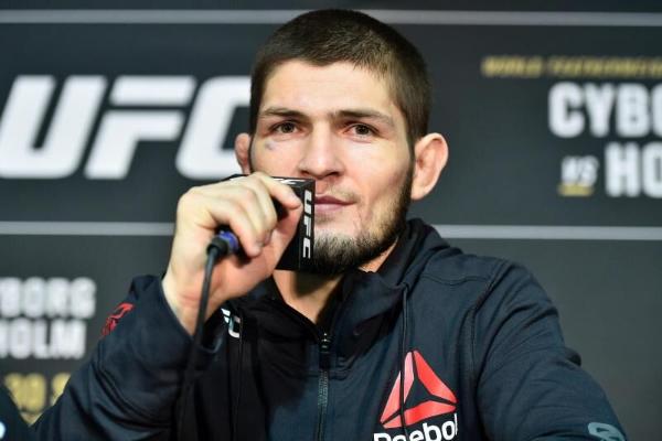 Nurmagomedow resmi taýdan karýerasyny tamamlady