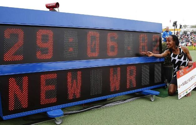 Niderlandly zenan türgen 10 km aralyga ylgamakda dünýä rekordyny täzeledi