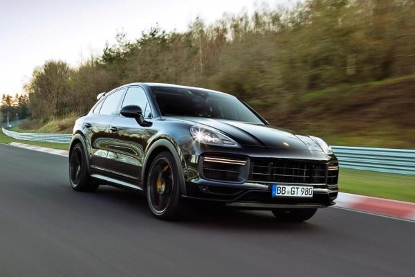 Täze Porsche Cayenne Coupe krossoweri Nýurburgringiň rekordyny täzeledi