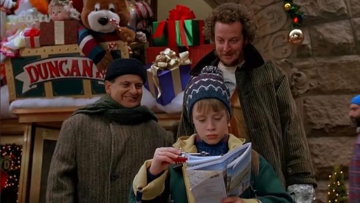 "Ýeke özi öýde" filmi täzeden surata düşürildi