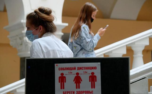 RF-iň ýokary okuw mekdepleri daşary ýurtly talyplara koronawirusa garşy sanjym almak mümkinçiligini berer
