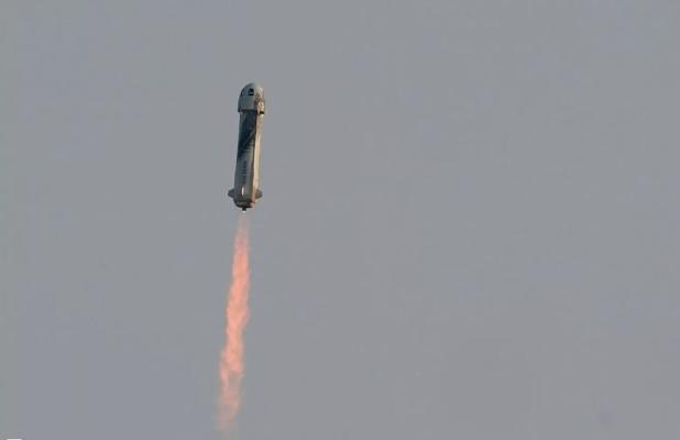 Blue Origin в третий раз отправила в космос корабль New Shepard с туристами