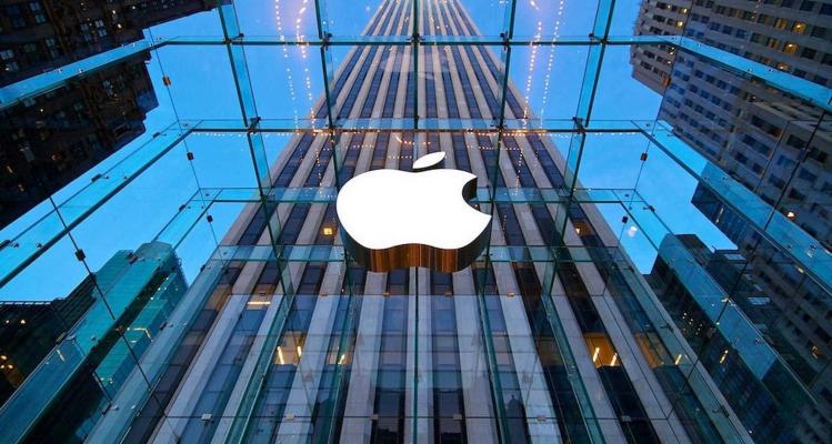 Apple kapitallaşmasy 3 trillion dollardan geçýän ilkinji kompaniýa boldy