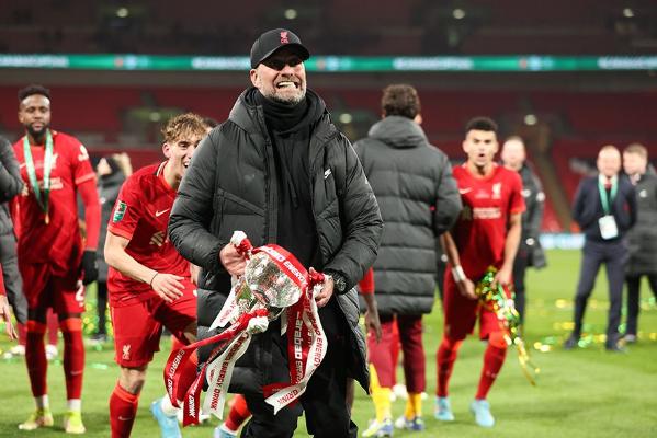 Liwerpul finalda Çelsini ýeňip, Angliýanyň ligasynyň Kubogyny gazandy