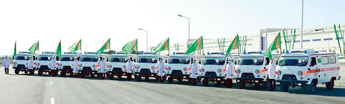 Туркменский лидер выделил из благотворительного фонда 10 машин «скорой помощи» для педиатрических отделении больниц Ахалского велаята