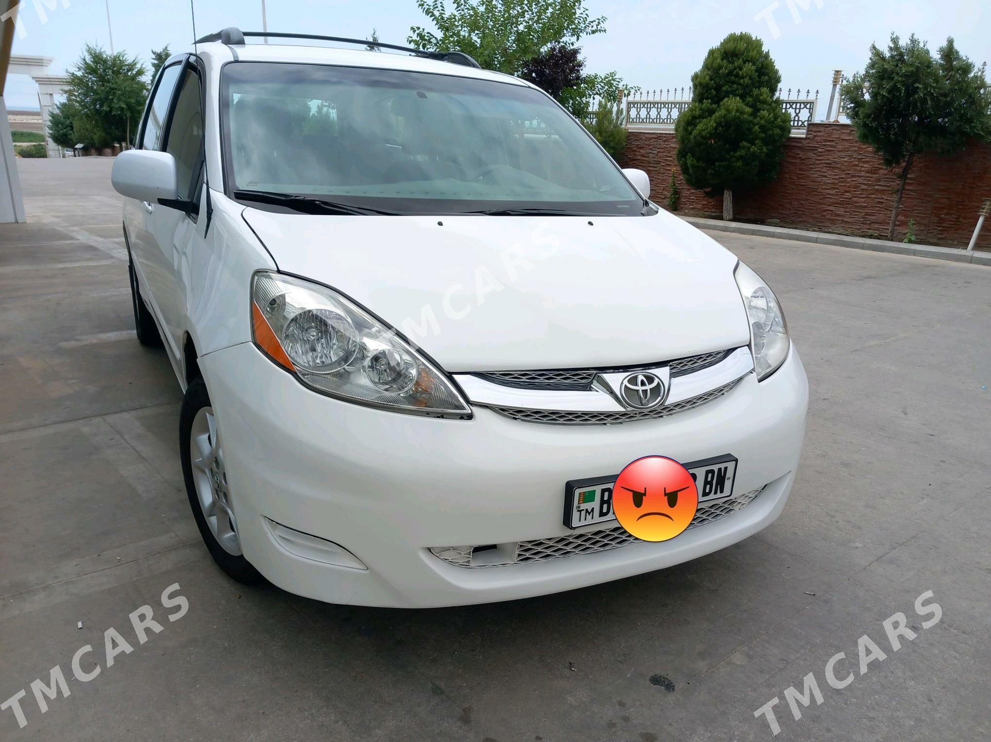 Toyota Sienna 2010