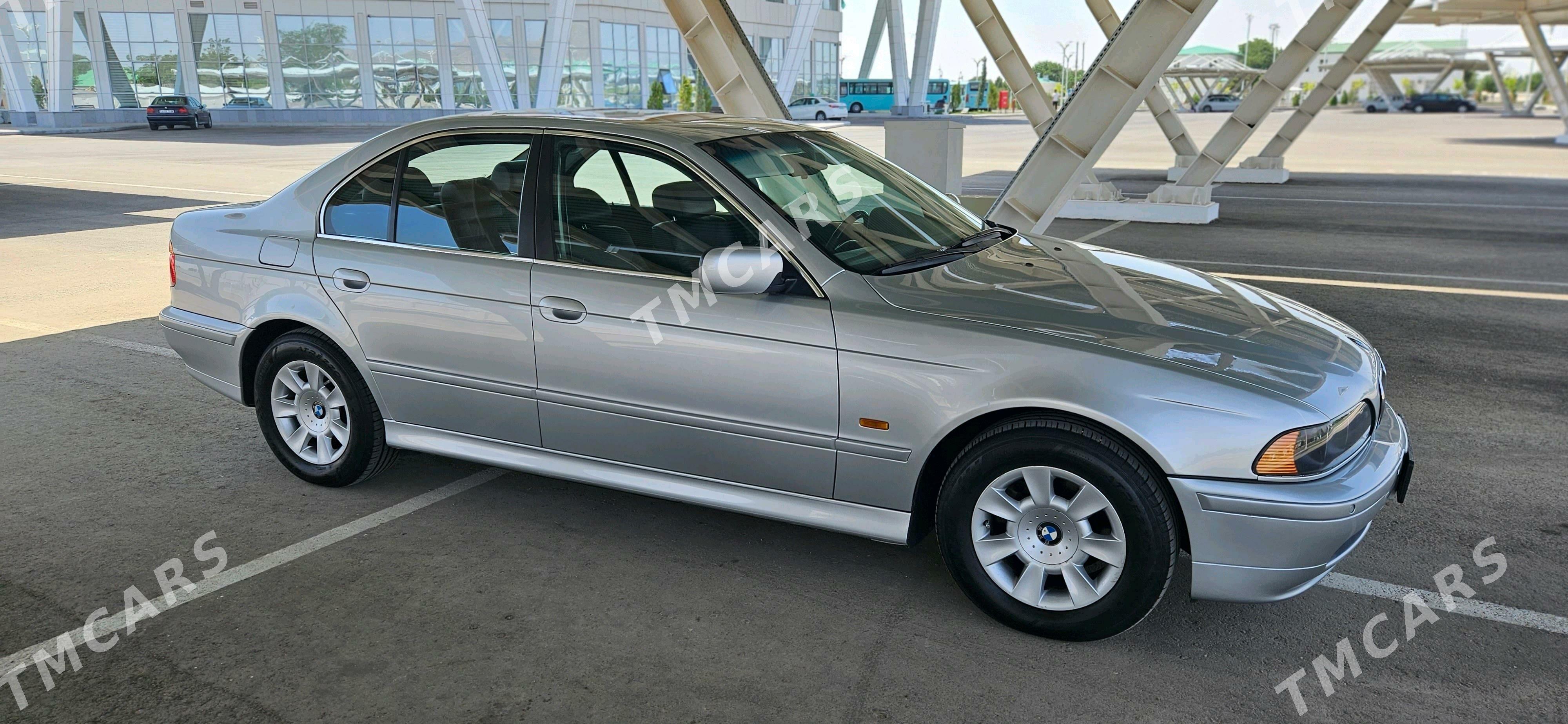BMW E39 2002 - 135 000 TMT - Балканабат - img 4