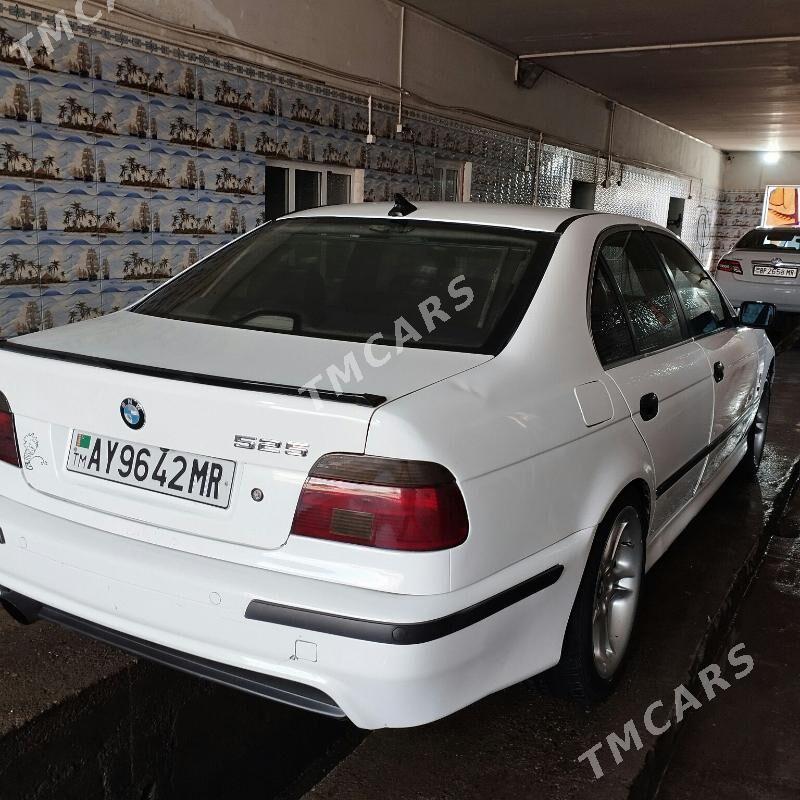 BMW E39 2002 - 90 000 TMT - Векильбазар - img 5