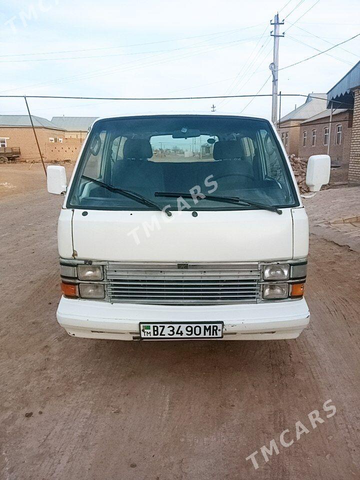 Toyota Hiace 1988 - 33 000 TMT - Байрамали - img 4