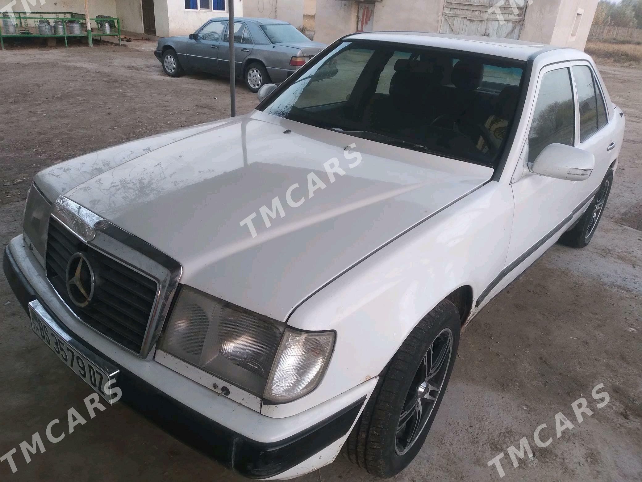 Mercedes-Benz 230E 1993 - 40 000 TMT - Кёнеургенч - img 3