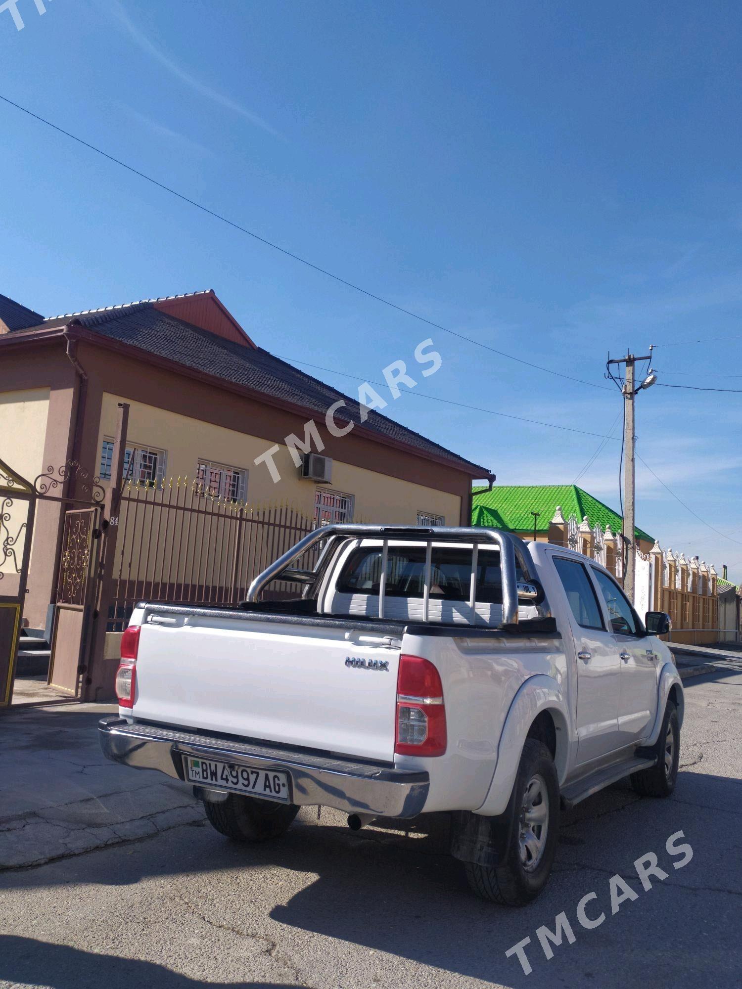 Toyota Hilux 2012 - 265 000 TMT - Ашхабад - img 3