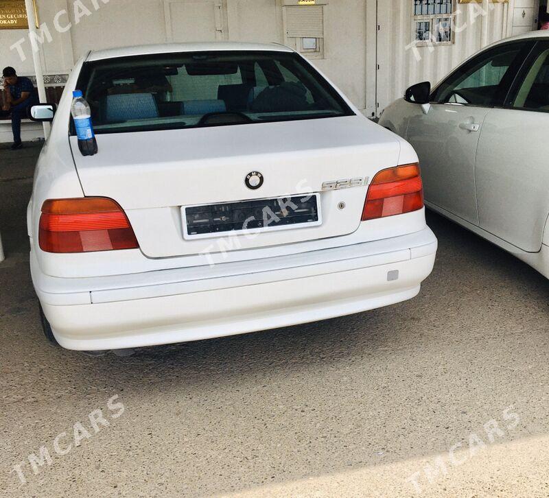 BMW E39 2000 - 68 000 TMT - Türkmenbaşy - img 4