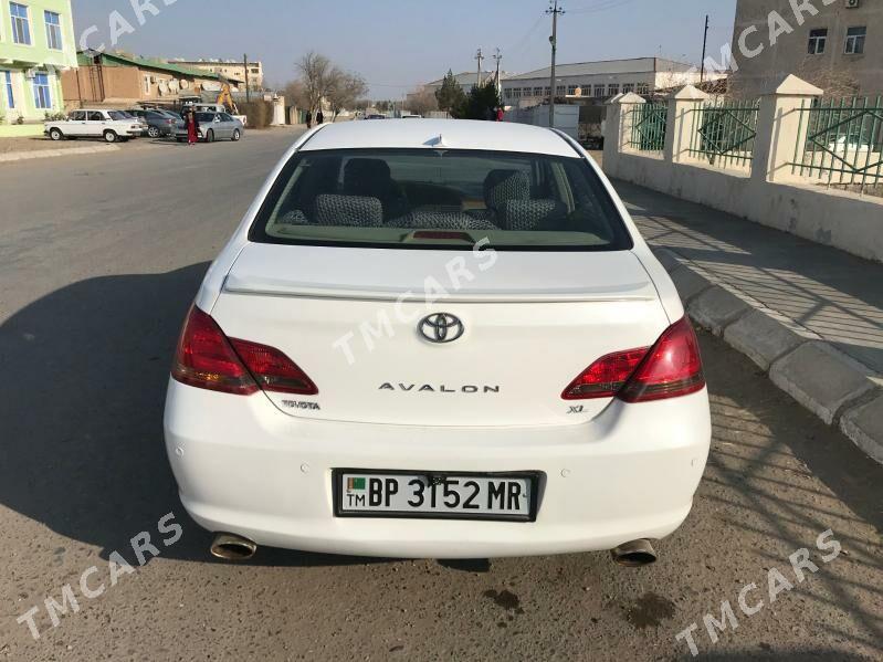 Toyota Avalon 2005 - 135 000 TMT - Байрамали - img 3