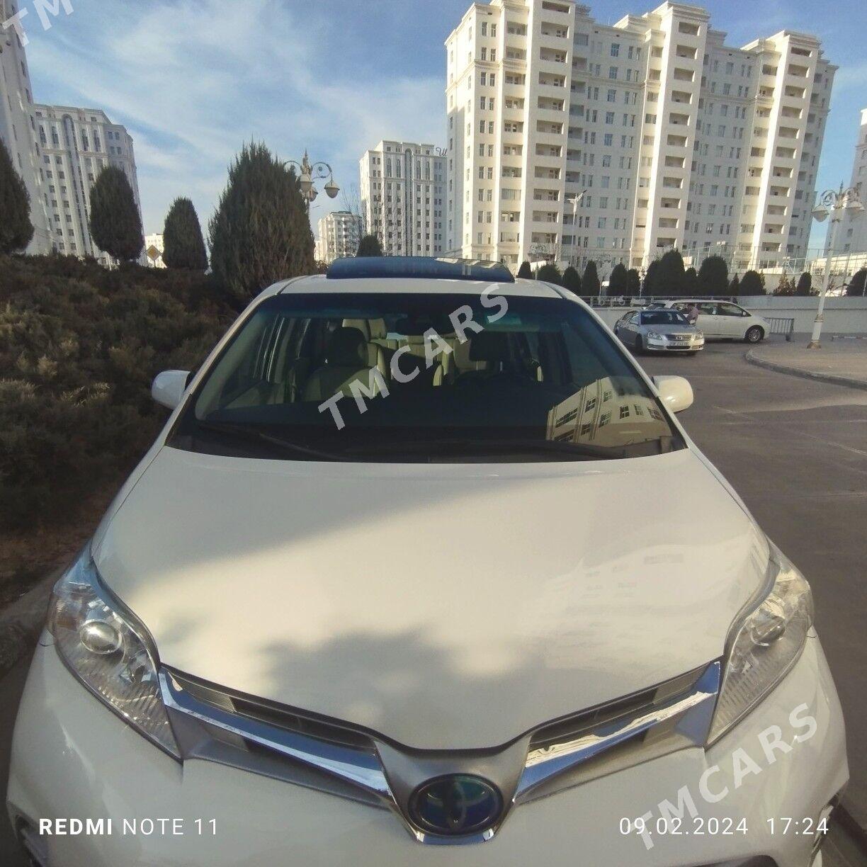 Toyota Sienna 2018 - 460 000 TMT - Айтакова (ул. Огузхана) - img 3