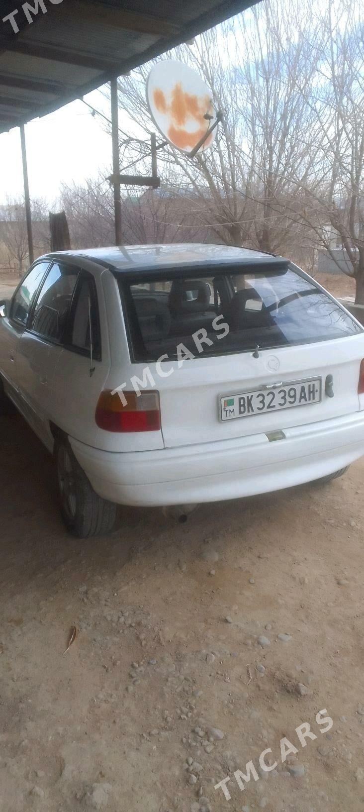 Opel Astra 1993 - 32 000 TMT - Яшлык - img 2