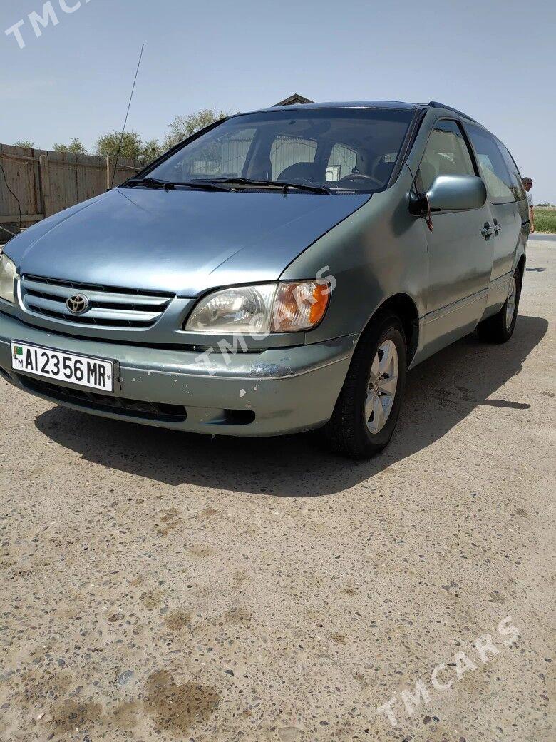 Toyota Sienna 2000 - 94 000 TMT - Мары - img 2