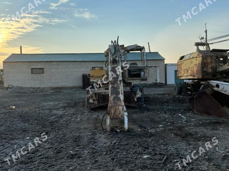 Caterpillar Excavator 2008 - 151 000 TMT - Türkmenabat - img 2