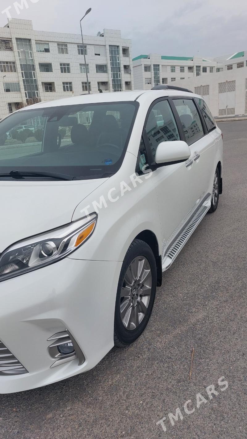 Toyota Sienna 2018 - 345 000 TMT - Гуртли - img 2