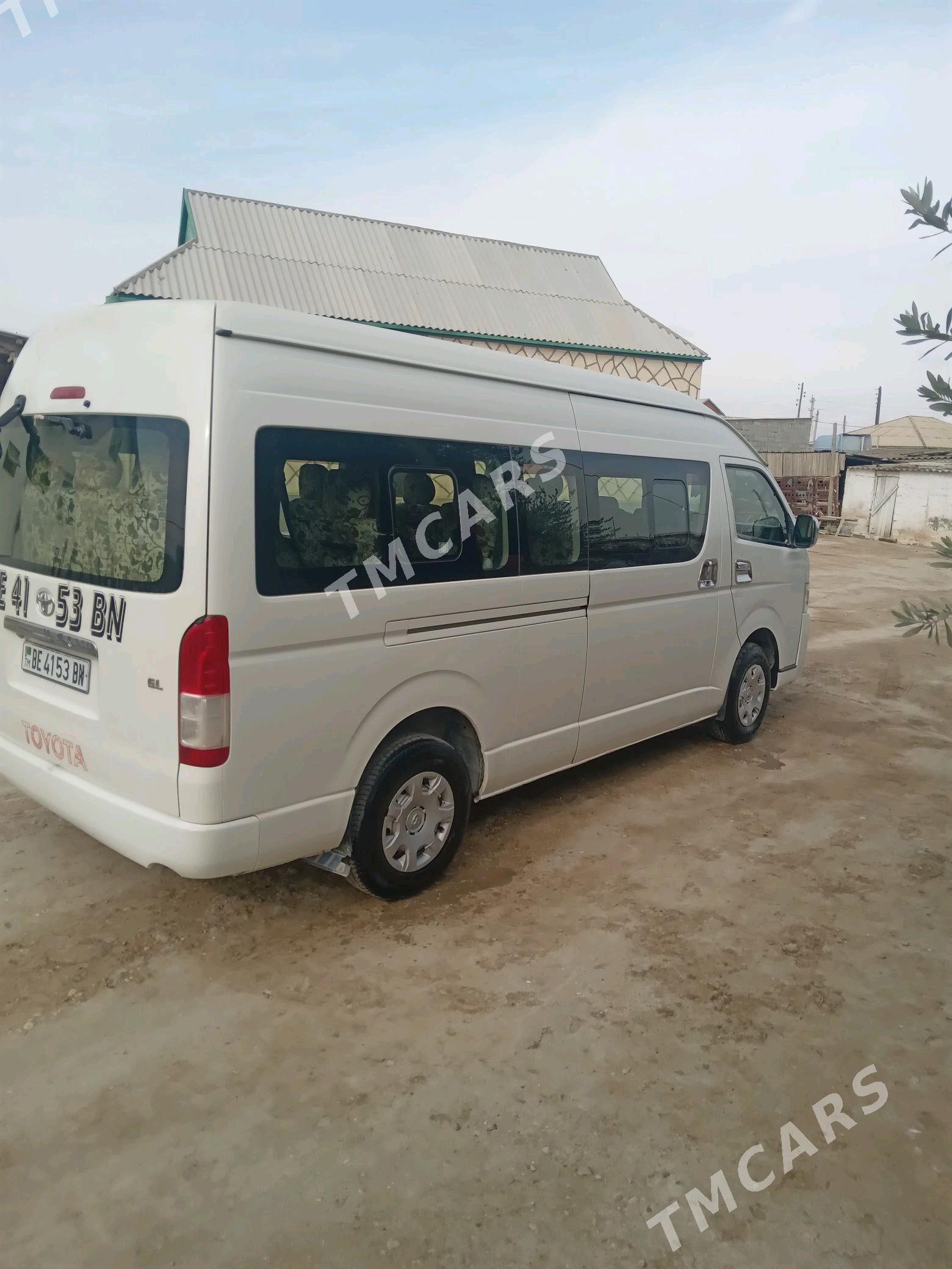 Toyota Hiace 2013 - 420 000 TMT - Etrek - img 3