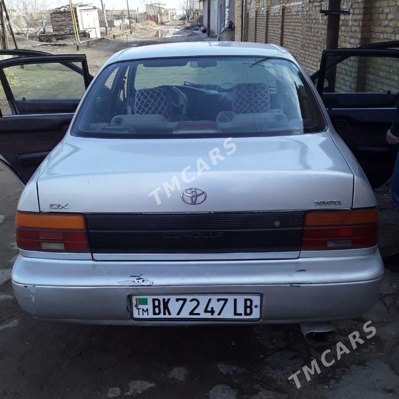 Toyota Corolla 1994 - 70 000 TMT - Türkmenabat - img 3