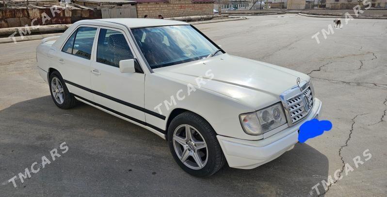 Mercedes-Benz 230E 1988 - 50 000 TMT - Туркменбаши - img 4