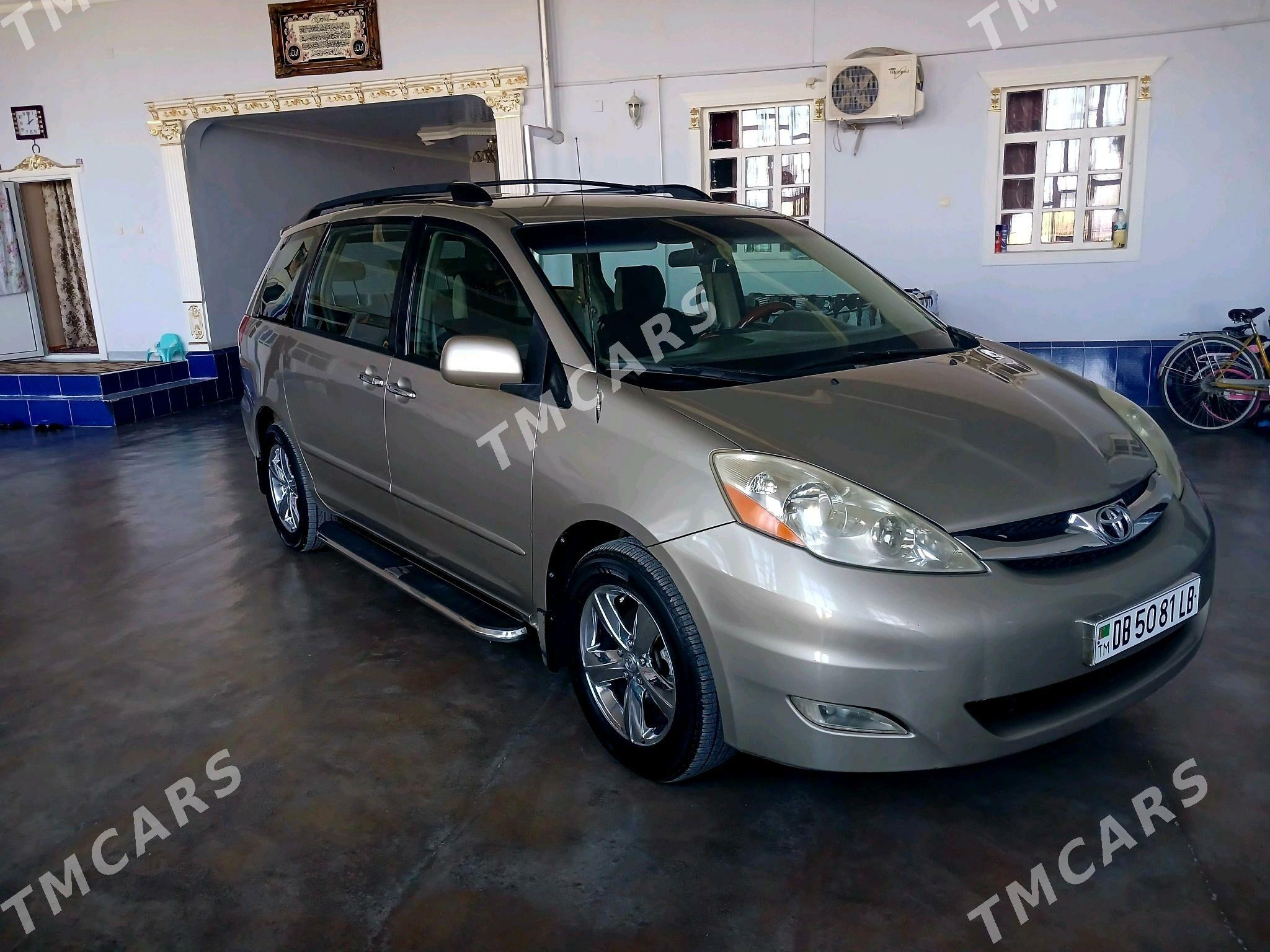 Toyota Sienna 2007 - 220 000 TMT - Türkmenabat - img 2