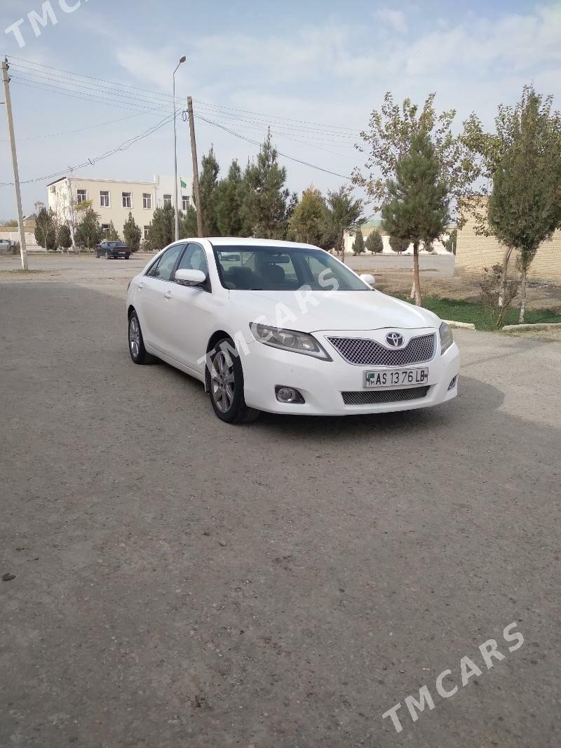 Toyota Camry 2007 - 125 000 TMT - Дянев - img 3