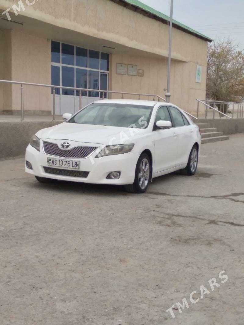 Toyota Camry 2007 - 125 000 TMT - Дянев - img 4