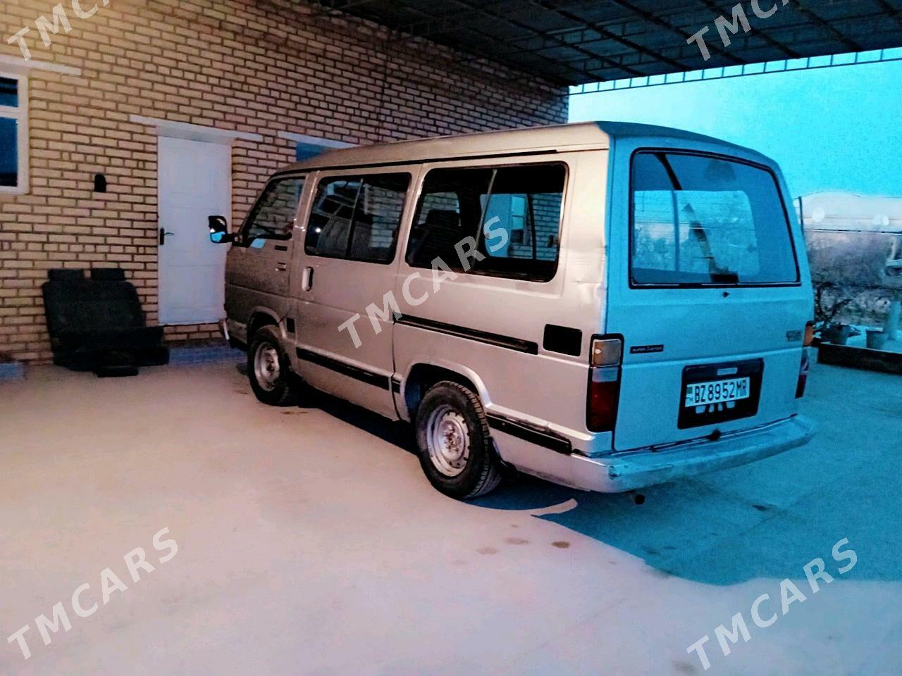 Toyota Hiace 1987 - 60 000 TMT - Векильбазар - img 2