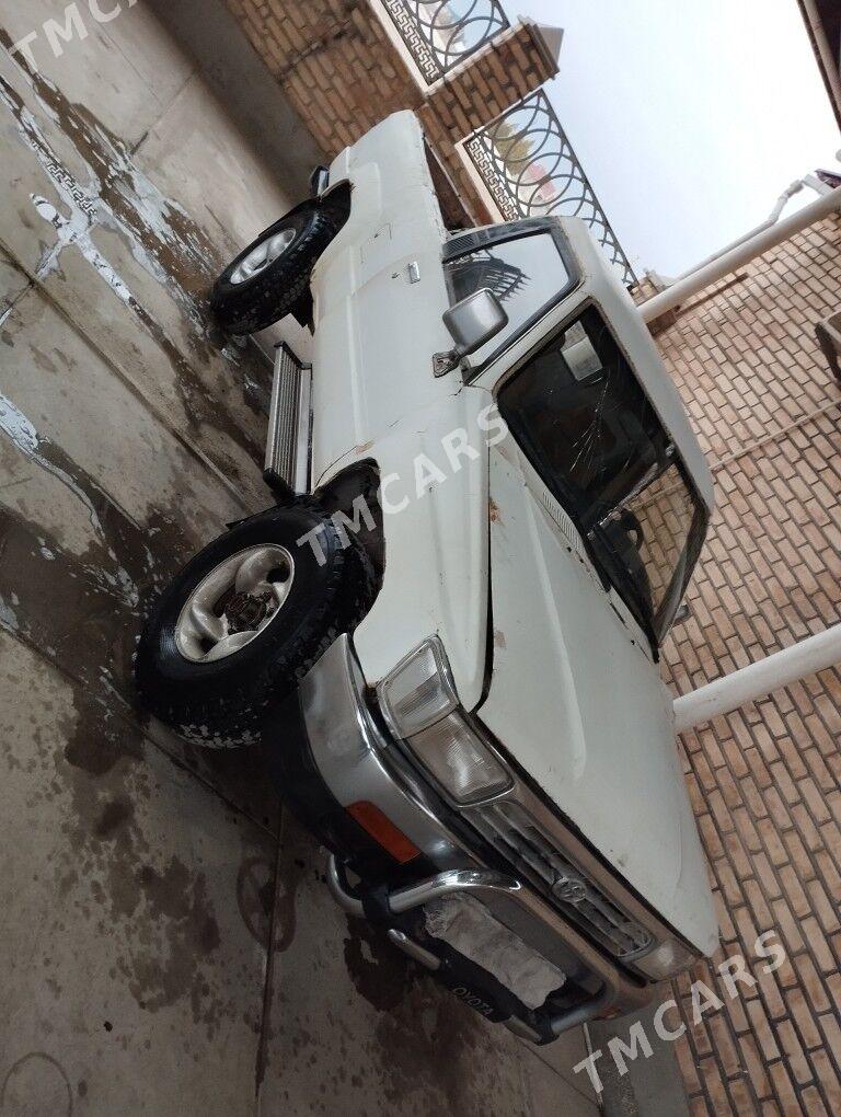 Toyota Hilux 1989 - 30 000 TMT - Джебел - img 2