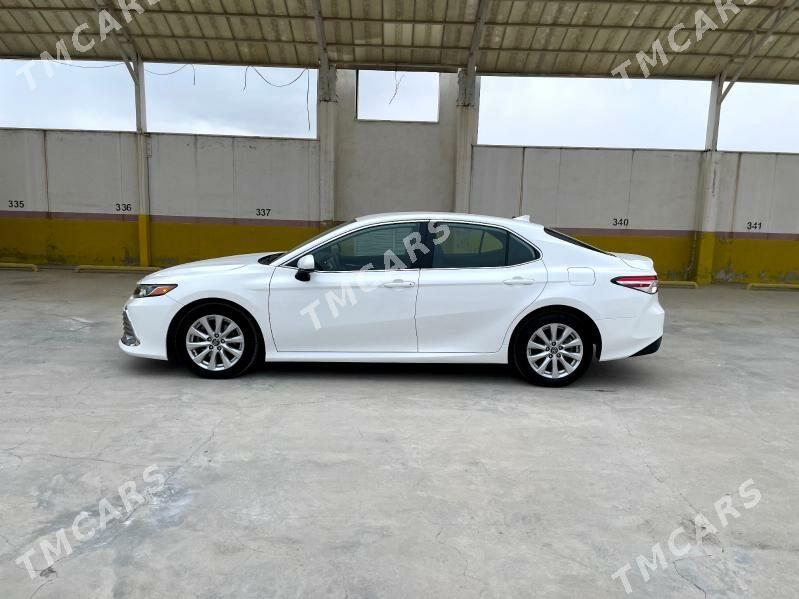 Toyota Camry 2019 - 349 000 TMT - Кëши - img 2