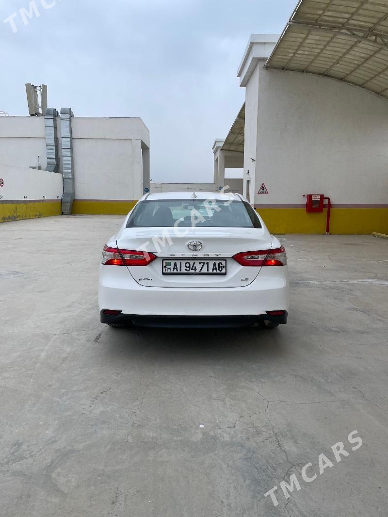 Toyota Camry 2019 - 349 000 TMT - Кëши - img 3