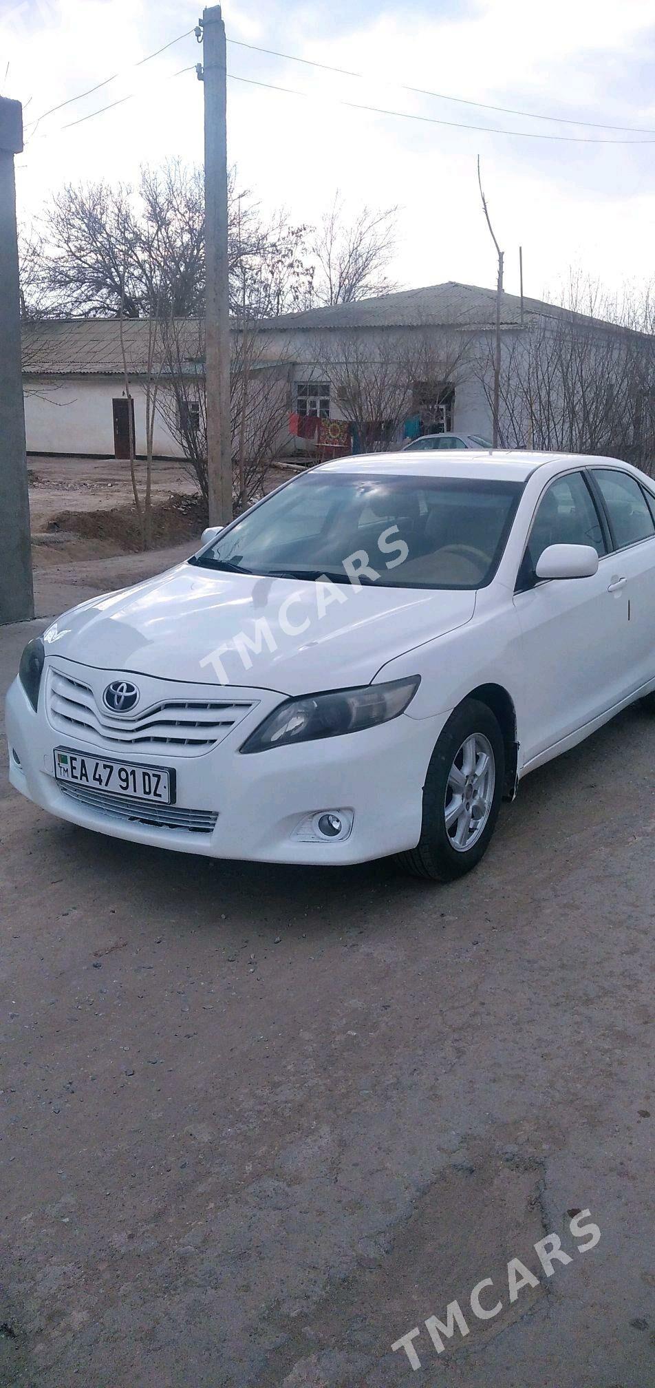 Toyota Camry 2010 - 138 000 TMT - Кёнеургенч - img 2