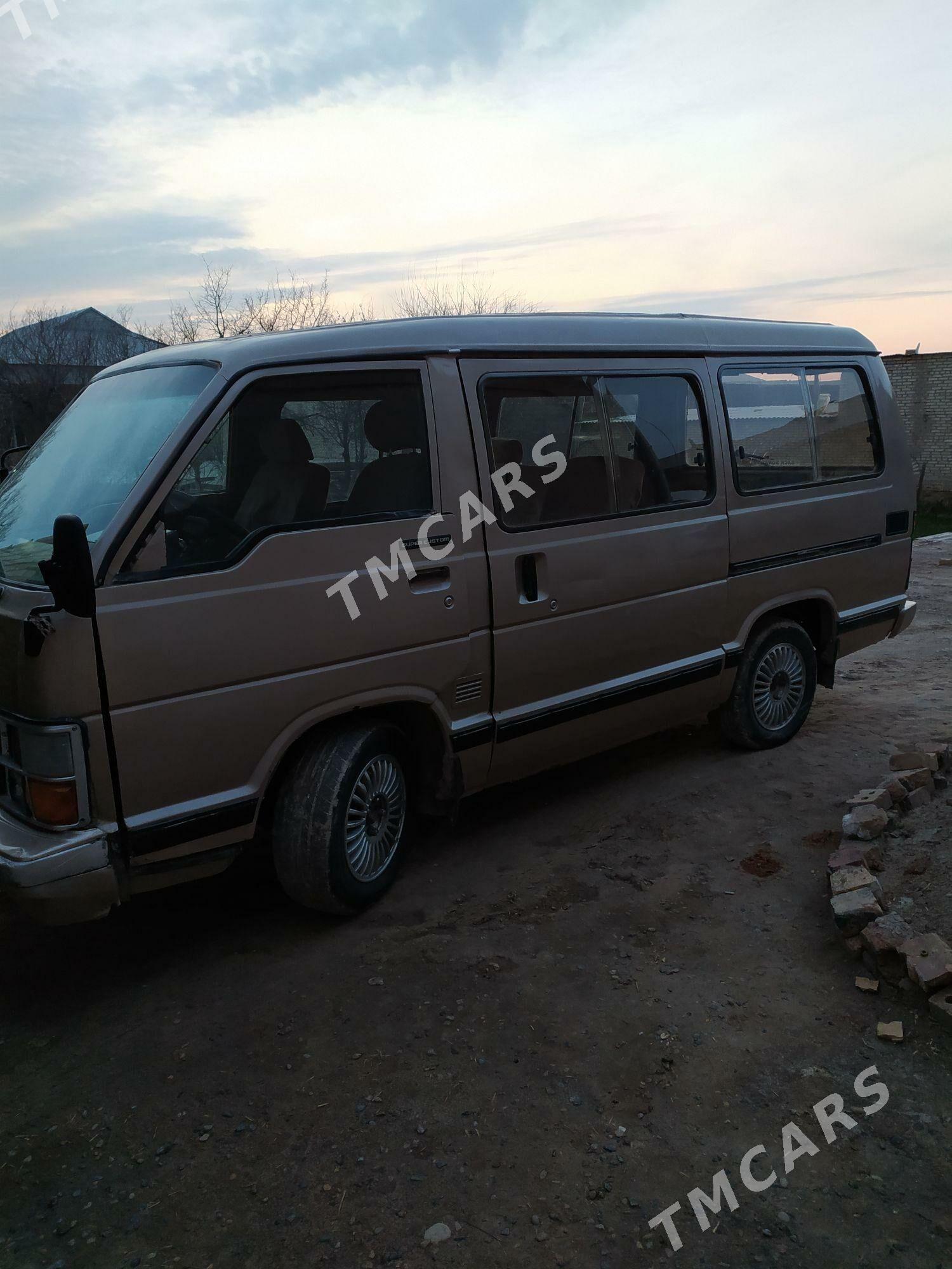 Toyota Hiace 1989 - 27 000 TMT - Mary - img 3