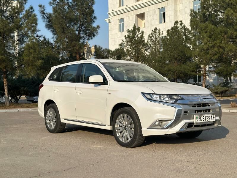 Mitsubishi Outlander 2022 - 370 000 TMT - Podwoýski köç. (Bitarap Türkmenistan şaýoly) - img 2