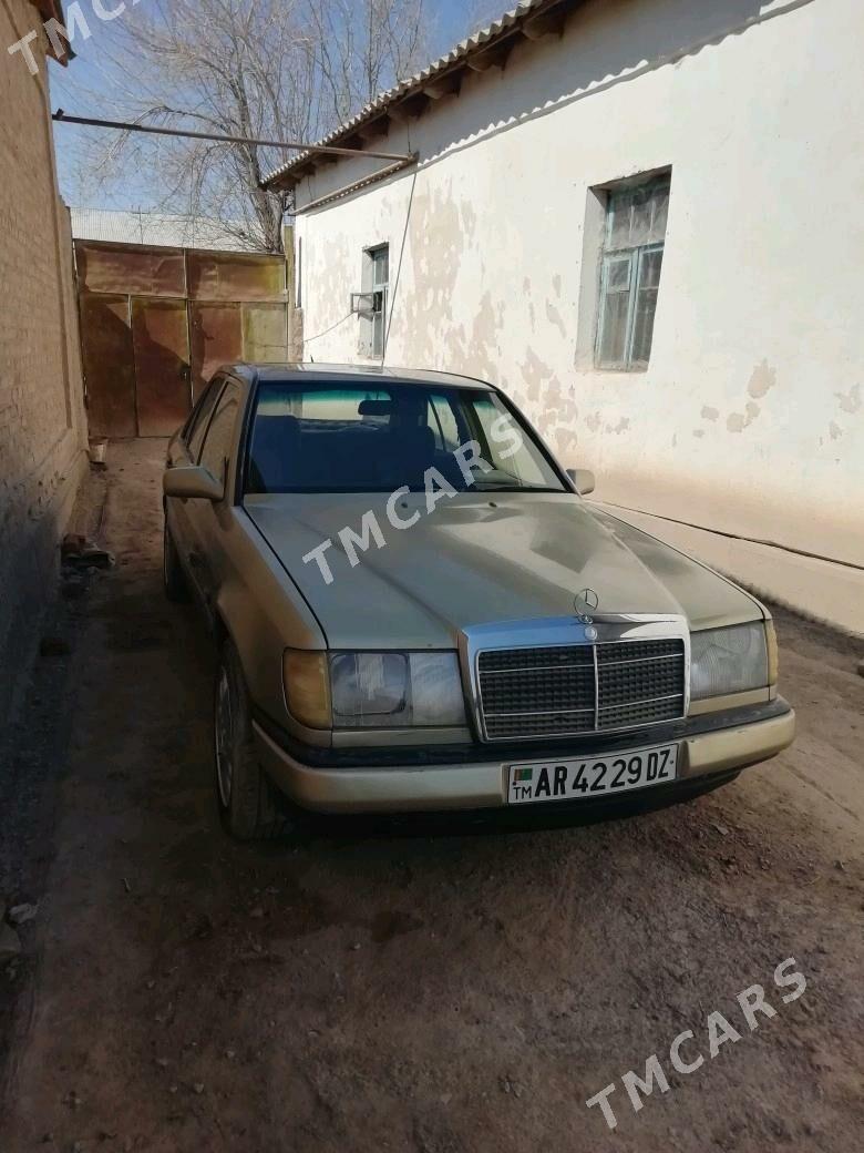 Mercedes-Benz 230E 1985 - 25 000 TMT - Болдумсаз - img 7