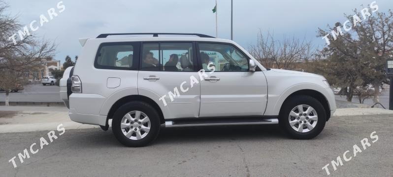 Mitsubishi Pajero 2013 - 310 000 TMT - Türkmenbaşy - img 3