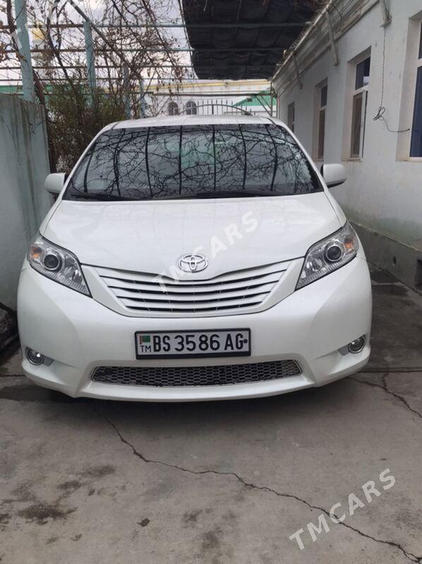 Toyota Sienna 2017 - 320 000 TMT - Aşgabat - img 6