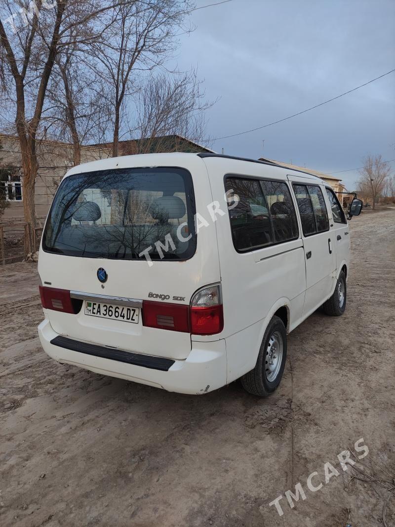 Kia Bongo 2004 - 80 000 TMT - Кёнеургенч - img 4