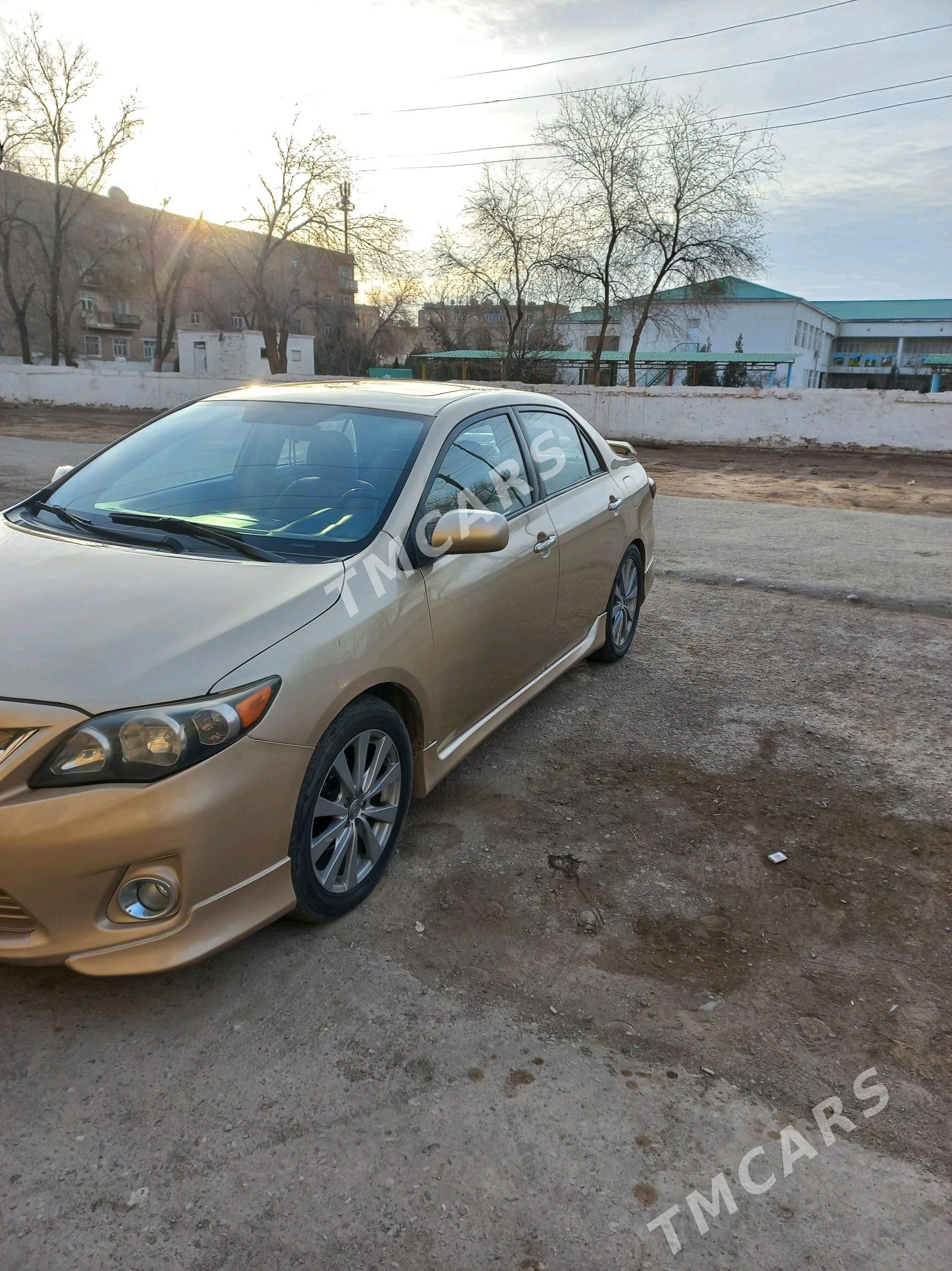 Toyota Corolla 2011 - 140 000 TMT - Дашогуз - img 4