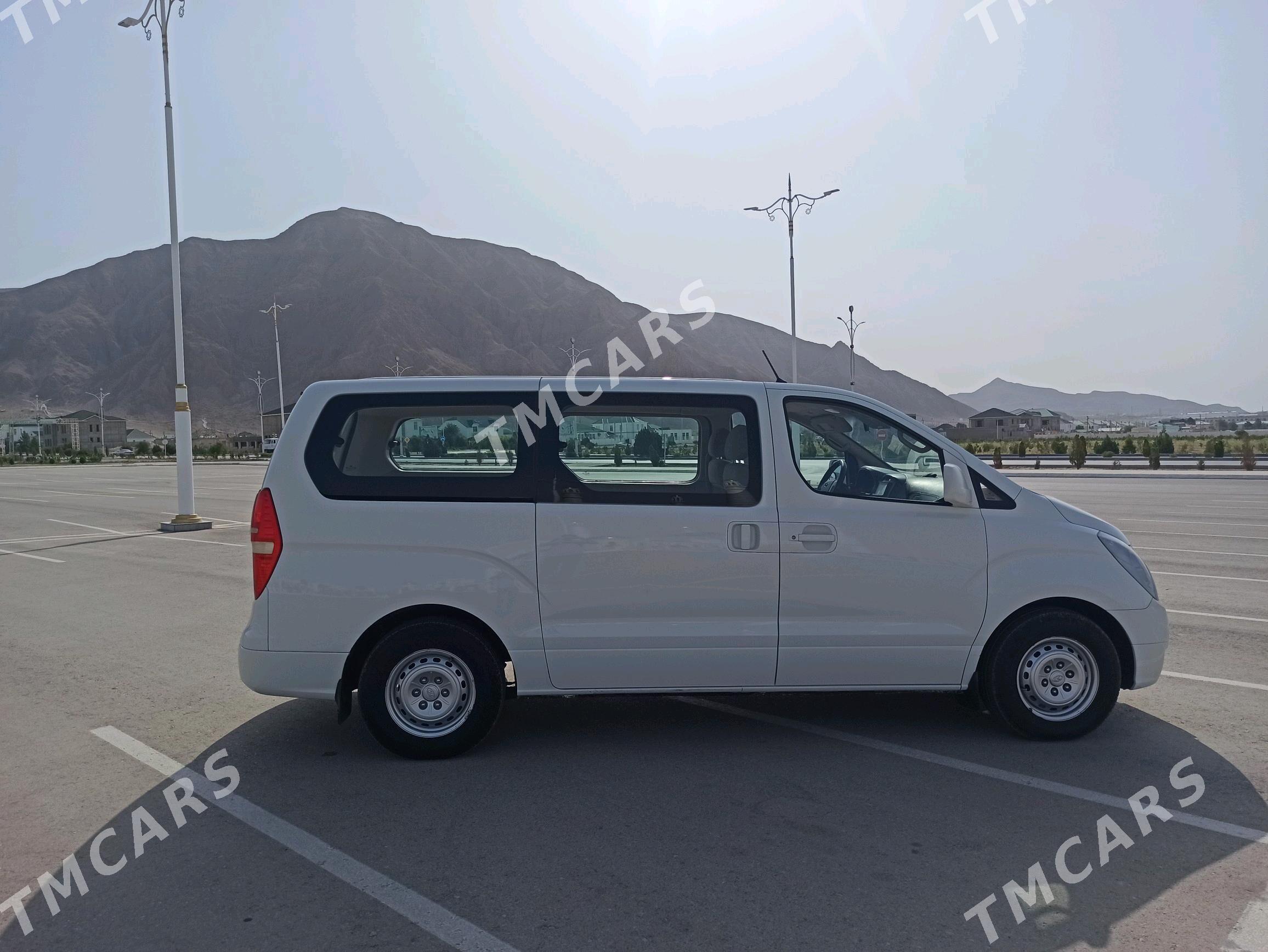 Hyundai H-1 2011 - 230 000 TMT - Balkanabat - img 2