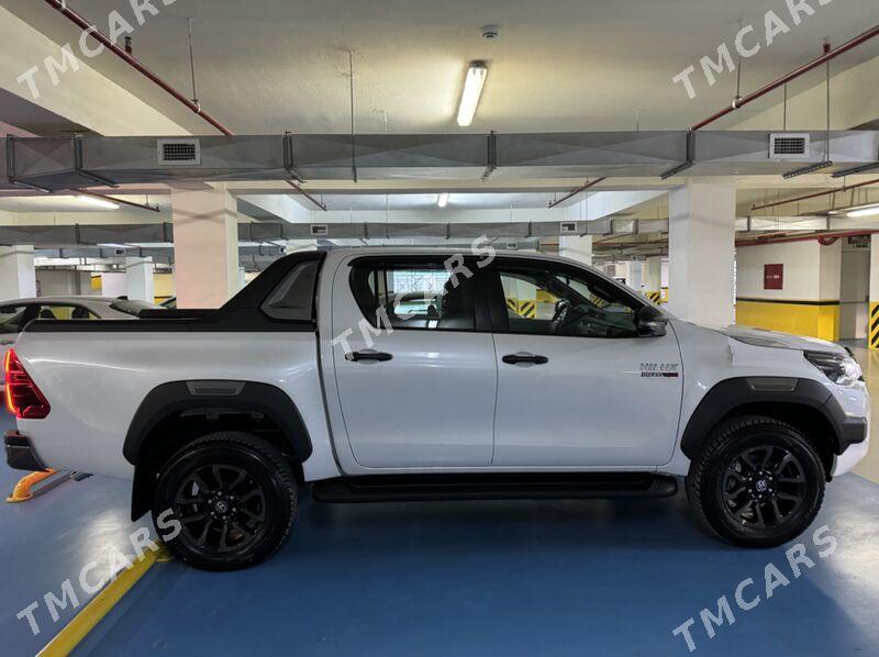 Toyota Hilux 2023 - 745 000 TMT - Ашхабад - img 7
