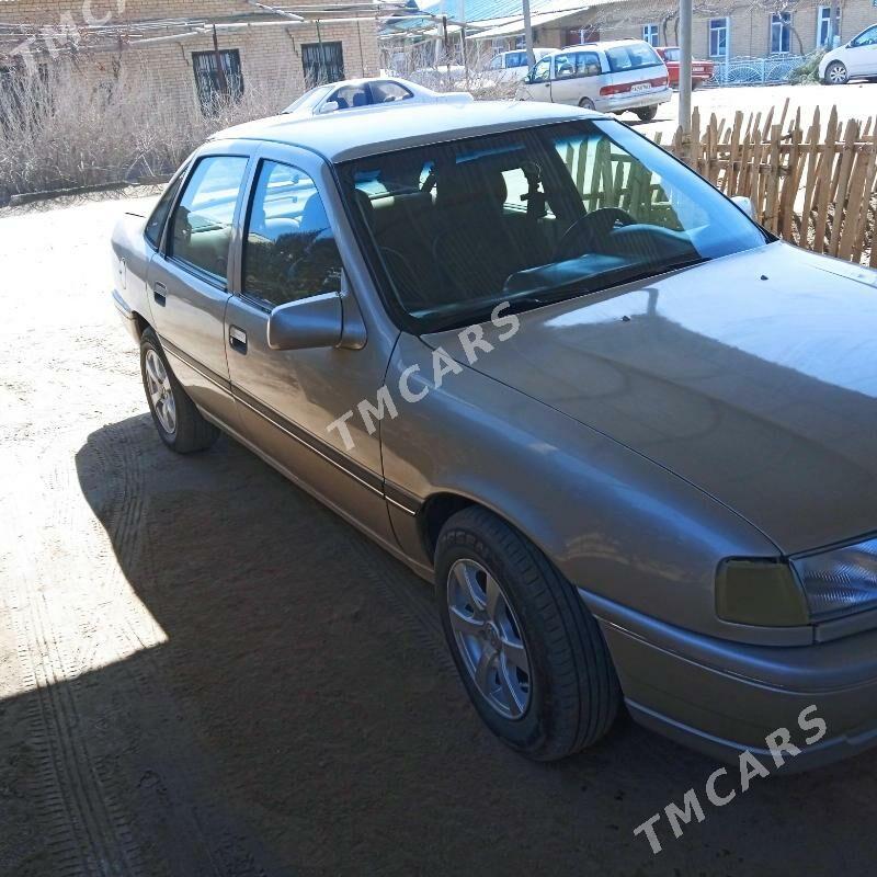Opel Vectra 1991 - 29 000 TMT - Farap - img 4